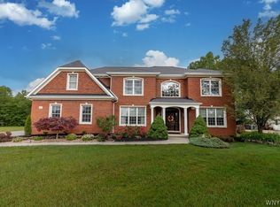 81 Hidden Oaks Ct, Grand Island, NY 14072