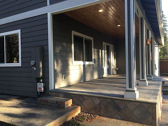 2nd image of 614 73rd Ave NE