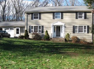 2 Archer Ln, Andover, MA 01810