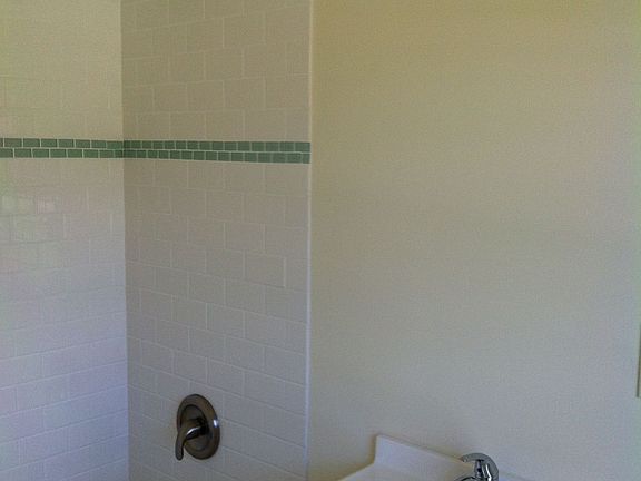 3rd image of 1700 Pleasant Dr