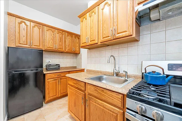 Sold by Benjamin Realty Since 1980 | media 5
