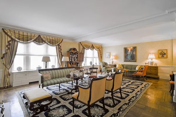 Sold by Sloane Square | media 5