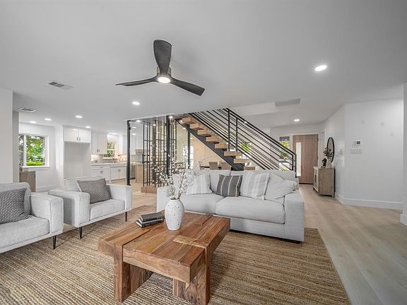 2nd image of 5326 Dumfries Drive