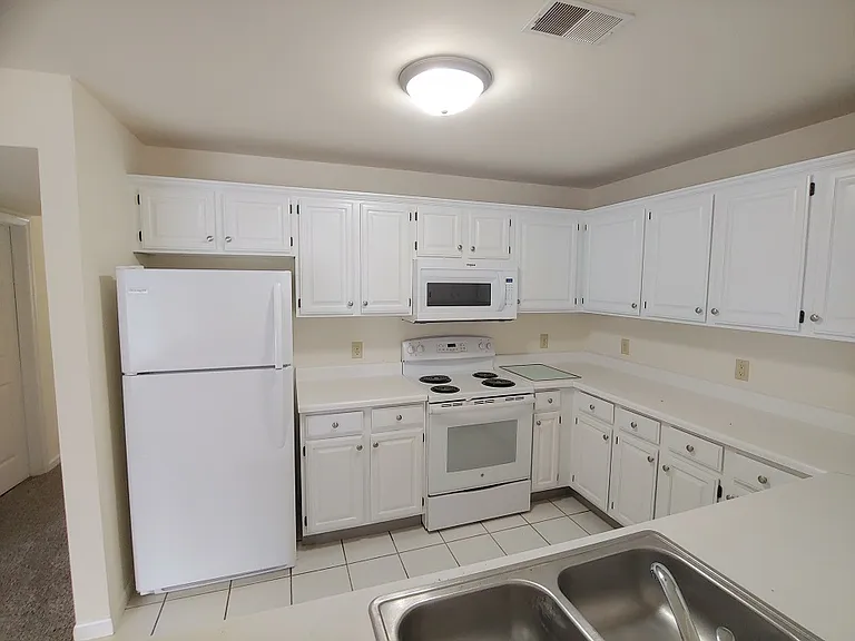 Spacious Units- Delavan — Photo 17