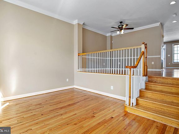 5th image of 708 Vestal St