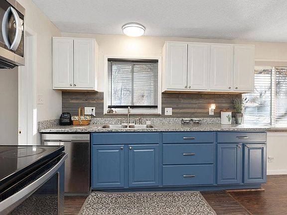 3rd image of 4051 Ponder Dr