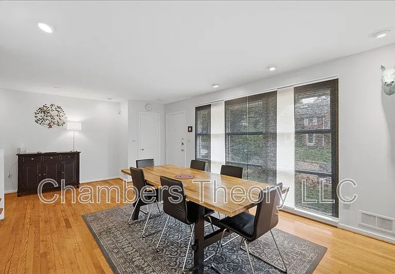 912 N Lexington St — Photo 6