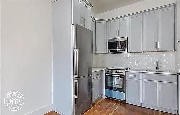 2nd image of 259 W 136th St #3B