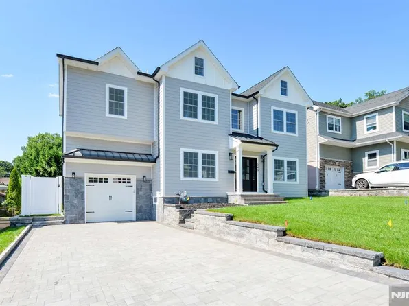 265 Adams Ave, River Edge, NJ 07661