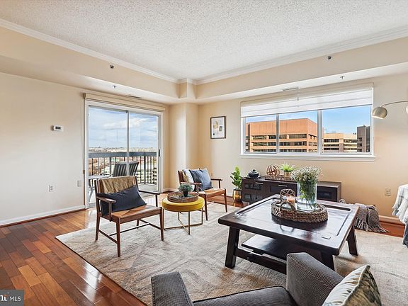 4th image of 1211 S Eads St APT 1408