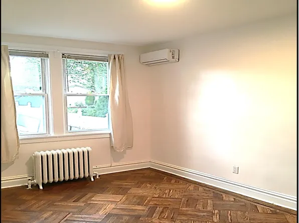 86 Sherman Place image 5 of 34