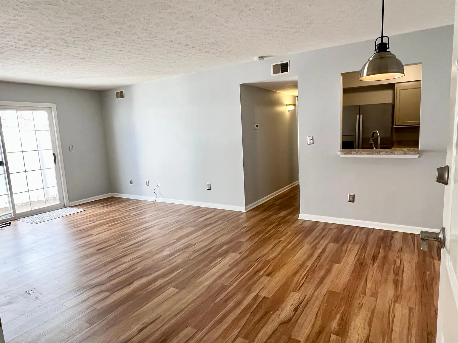 1 bed, 673 sqft, $1,100 — Photo 4