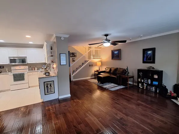 699 Ascot Dr, Vista, CA 92083