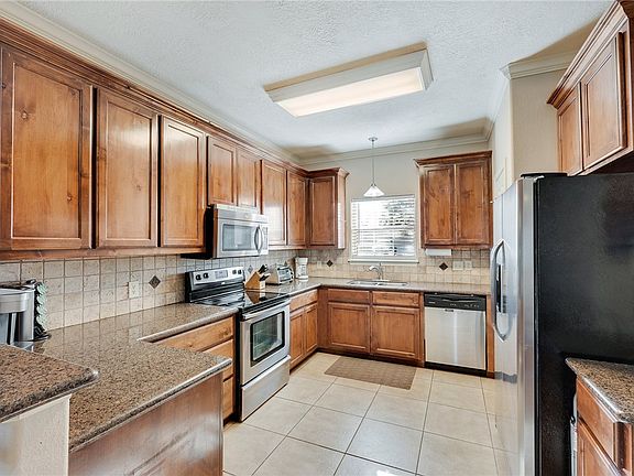 2nd image of 3011 Jennifer Dr