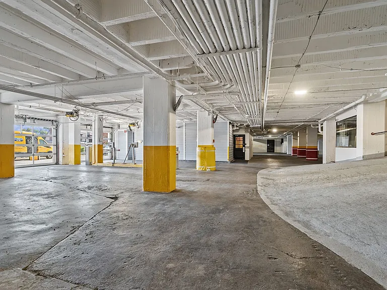 The Royal York Apartments — Photo 16