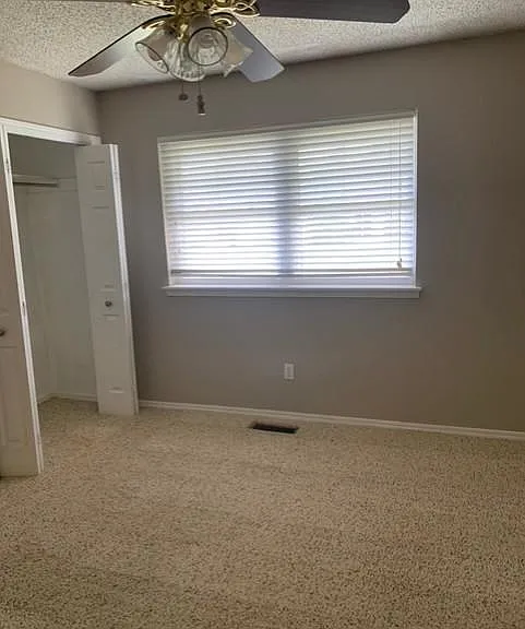 2105 Fox Ave — Photo 10
