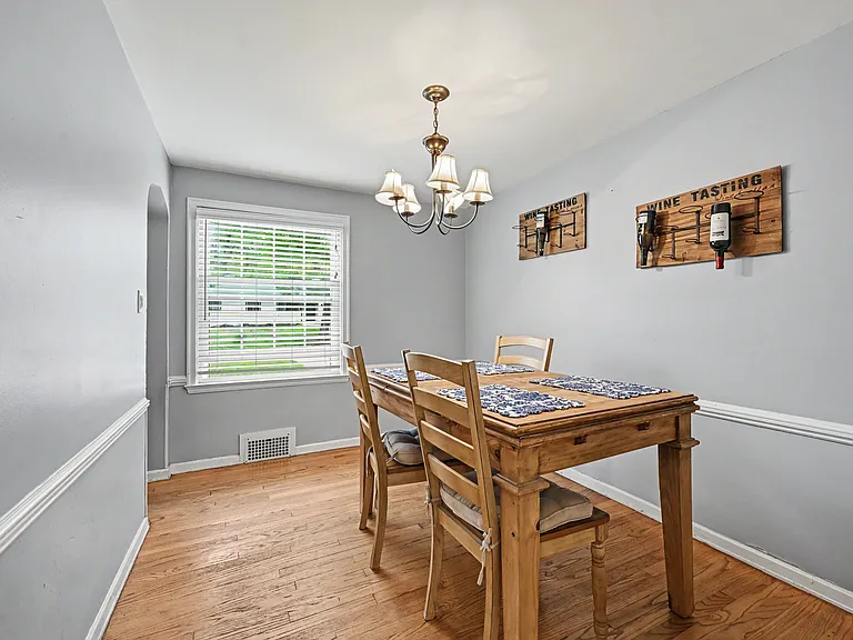 7921 Madison Ave — Photo 9