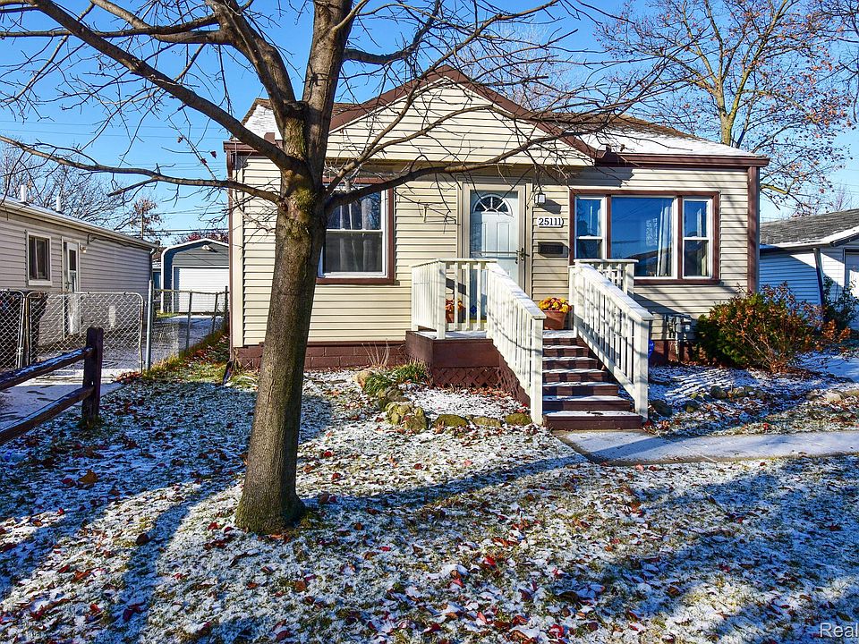 1st image of 25111 Dale St