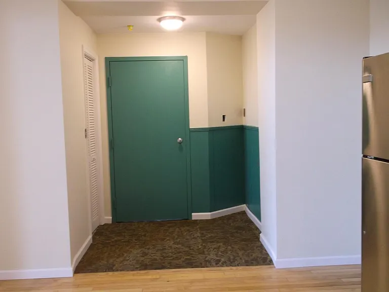 351 Pine St #102 — Photo 4