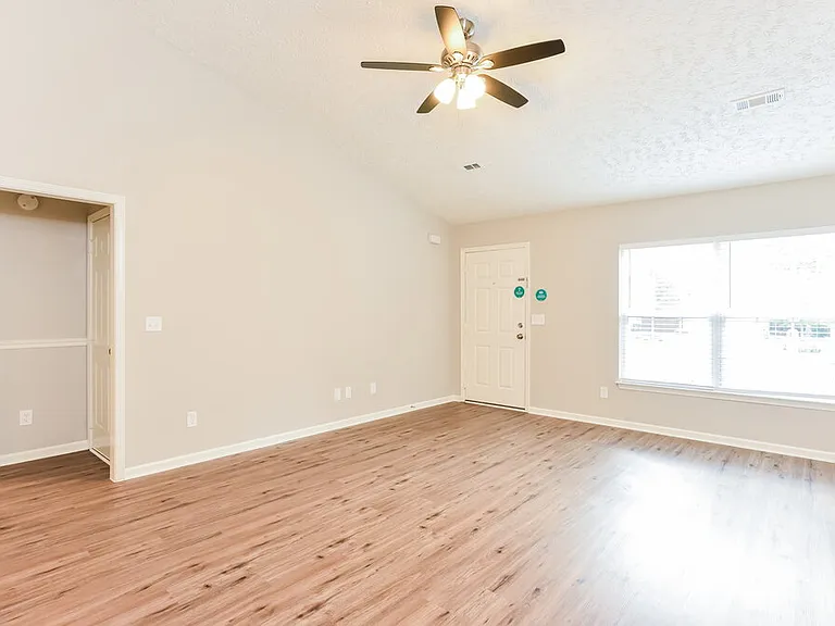 4002 Deer Run Trce — Photo 5