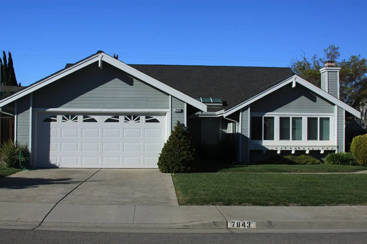 7843 Creekline Dr photo 1