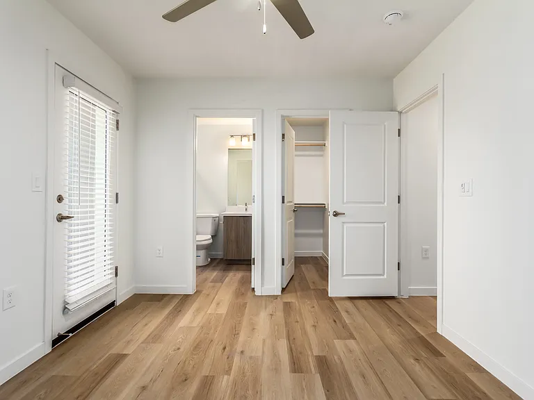 1818 W Earll Dr — Photo 27