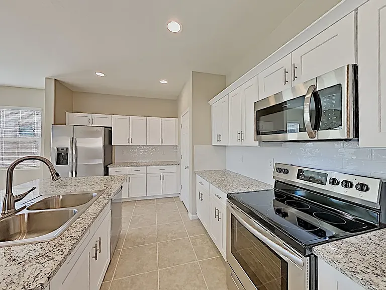 939 S 200th Ln — Photo 10