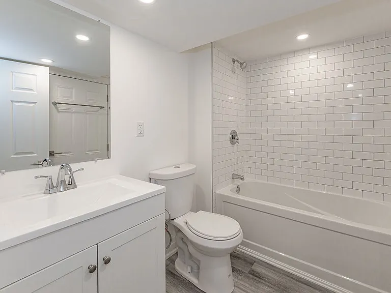 379 E 38th St #2 — Photo 14
