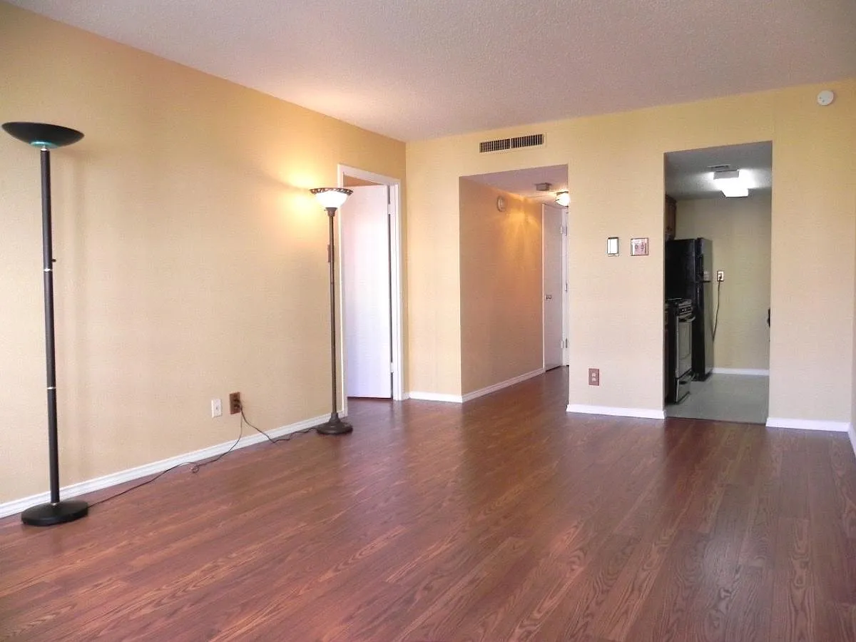 Building Photo - 1800 Lavaca St #516