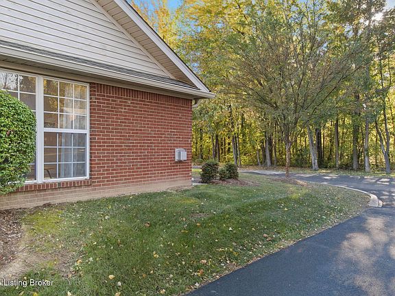 4th image of 9233 Hawthorne Pointe Dr