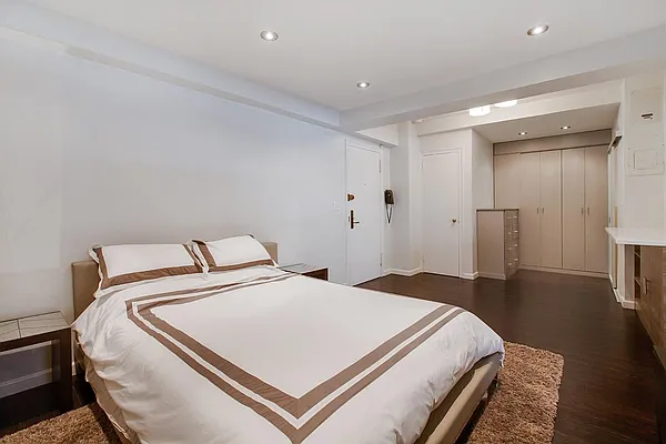 Sold by Real Direct | media 3