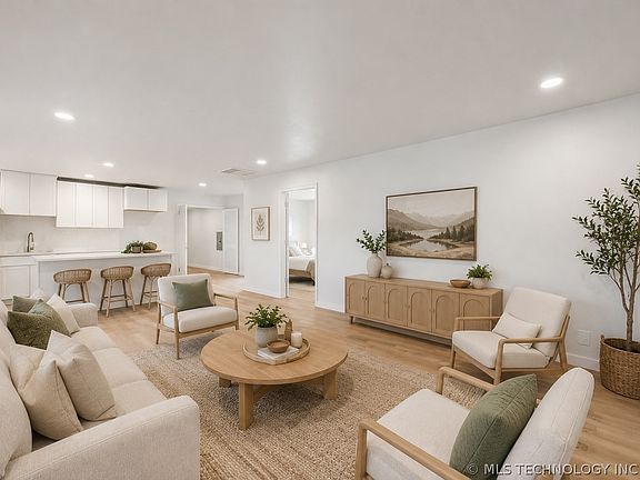 2nd image of 4907 S Boston Pl