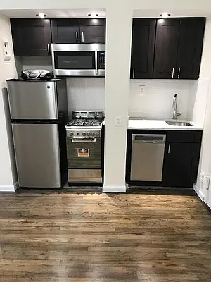 Rented by America Realty LLC | media 4