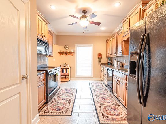 5th image of 15923 Landview Ln