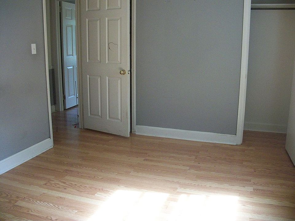 2nd image of 163 E High St