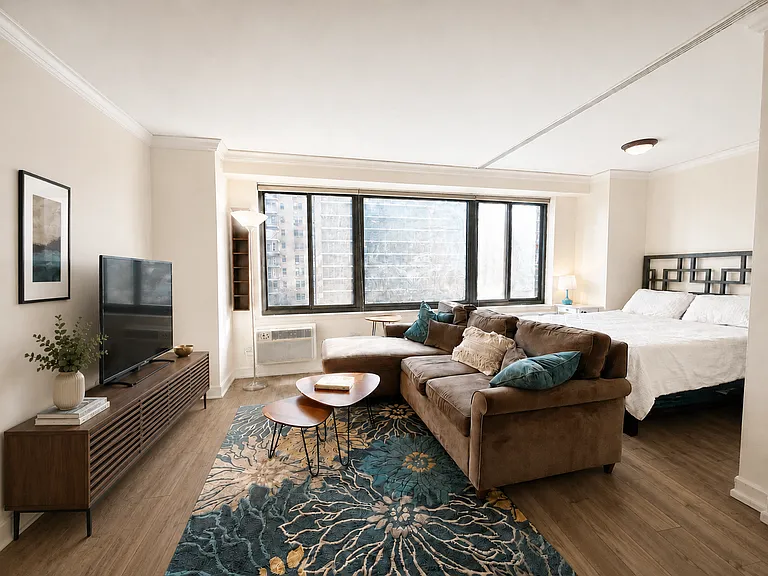 382 Central Park W #7E — Photo 2