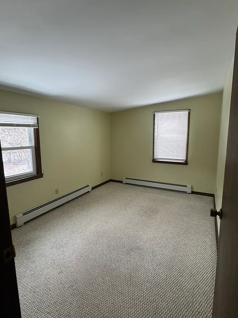3 bed, $1,650 — Photo 4