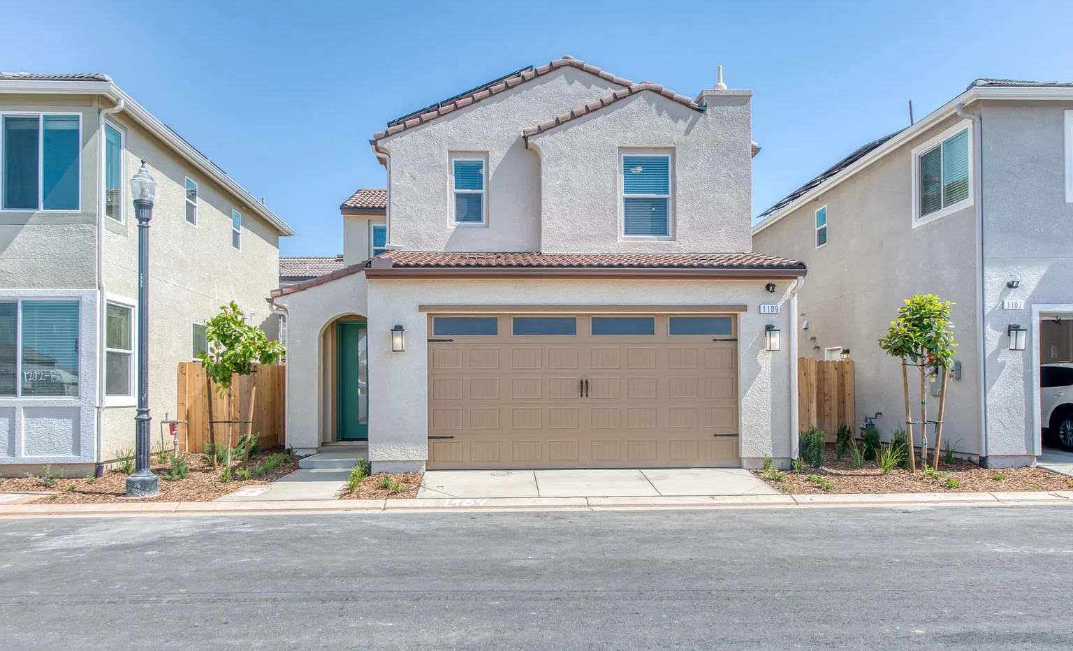 1109 Alcove Way photo 1