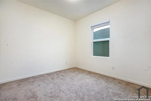 12530 Larissa — Photo 14