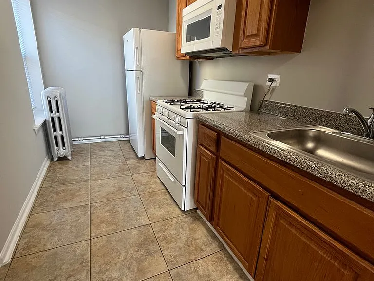 5000 W Adams St — Photo 17