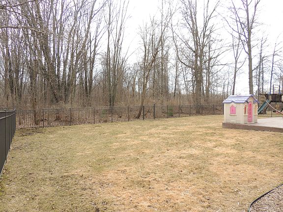 3rd image of 37356 Creekview Ln
