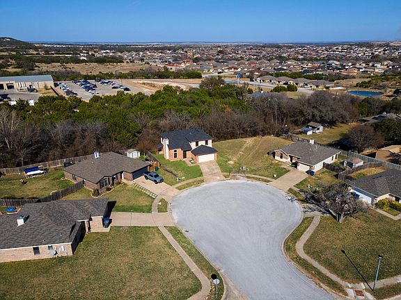 4th image of 606 Redbud Dr