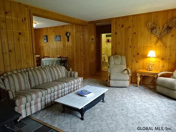 5th image of 907 E Shore Dr