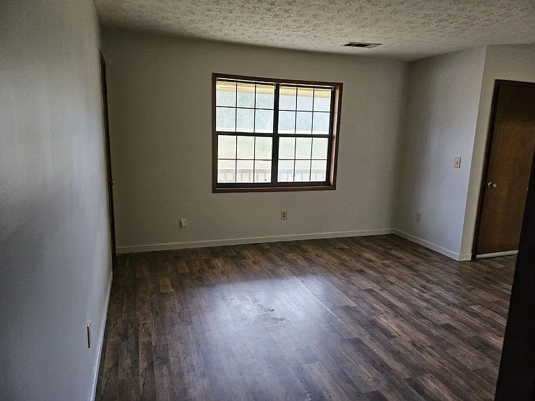 2835 Springdale Rd #B — Photo 9