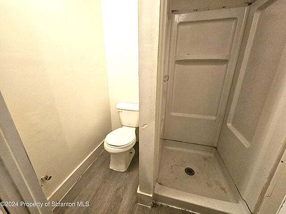 3rd image of 414-416 S Edwards Ct #414