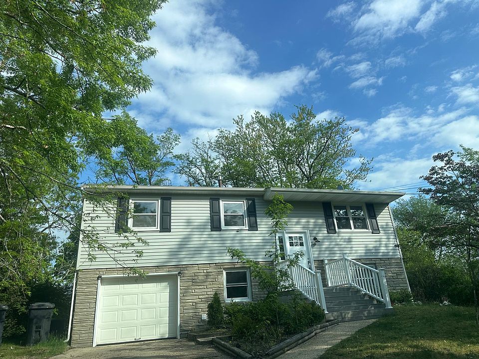 1st image of 26 Cedar Hill Ln