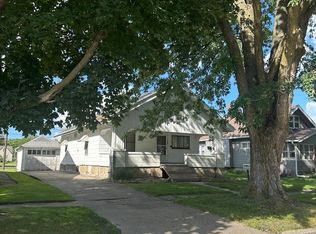 122 E Pleasant St, Rockwell City, IA 50579