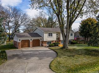 64444 Tipperary Dr, Washington, MI 48095