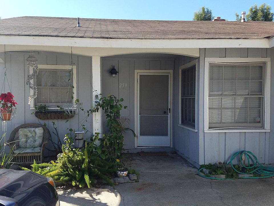 2nd image of 95 Elmira St SW