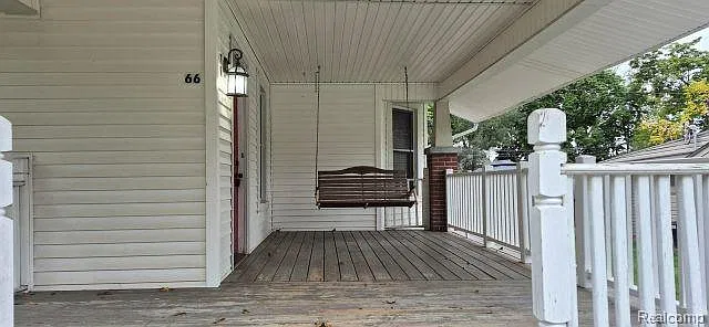 4 bed, 2.0 bath, 2600 sqft, $2,300 — Photo 3